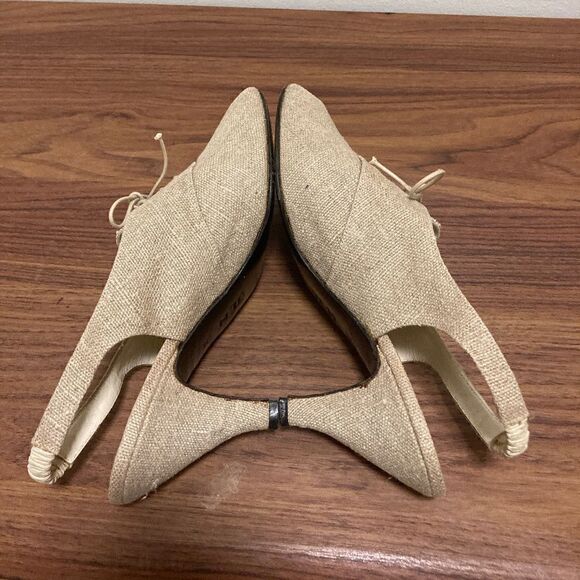 Joan Vass Ladies Cream Linen Peep Toe Heels. Size 7. - Picture 4 of 7